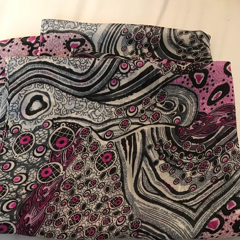 Scarf - Picture 2 of 3